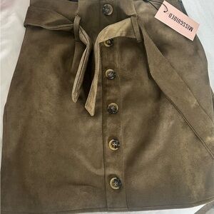 Missguided Olive Green Suede Button-Front Skirt